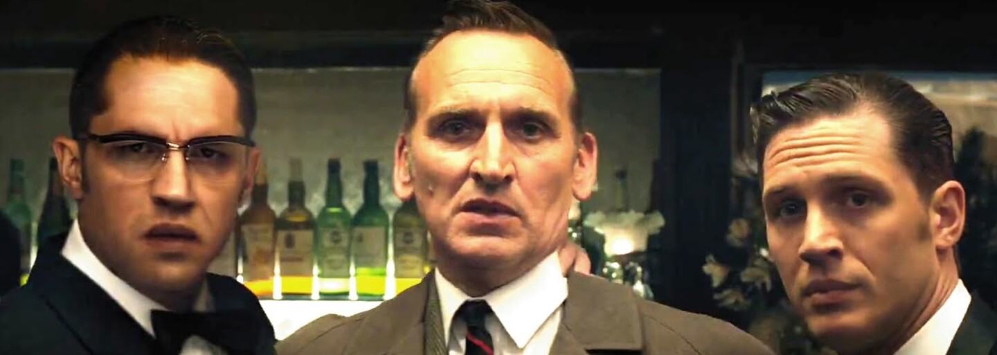 Tom Hardy dáva v novom traileri pre Legend do držky sám sebe