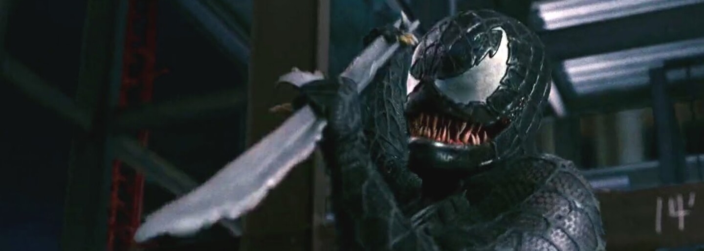 Tom Hardy nemůže ovládat své tělo v tajně natočených záběrech z natáčení Venoma. Jak bude vypadat samotný antihrdina?