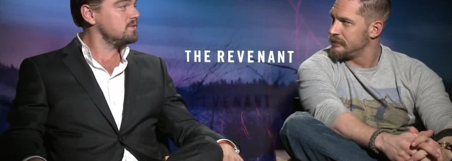 Tom Hardy prehral stávku s DiCapriom a musel si nechať potetovať pravý biceps. Po dvoch rokoch konečne svoju úlohu splnil