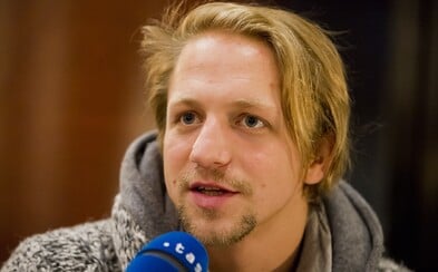 Tomáš Klus vydá politicky zaměřené album. Nahrál jej s Jaroslavem Kmentou Tomáš Klus vydá politicky zaměřené album. Nahrál jej s Jaroslavem Kmentou