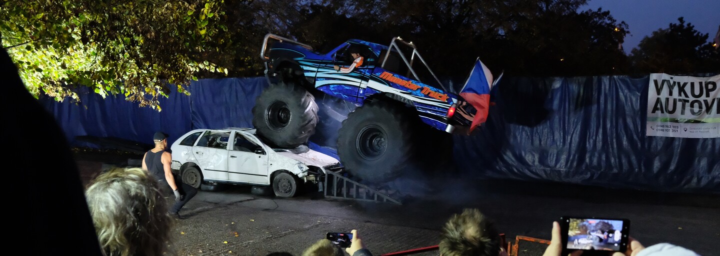 Tomáš má monster truck šou: Zarába mi to, ale je to strašná drina. Truck viem po rokoch predať za 15-tisíc eur (Reportáž)