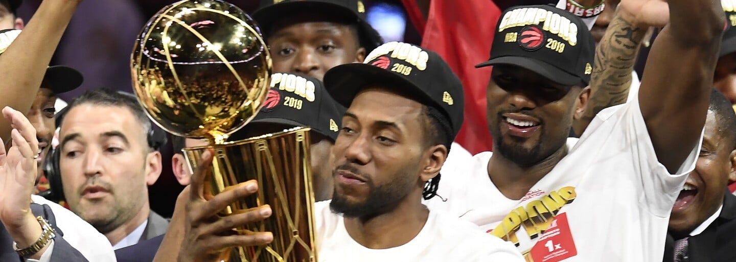 Toronto získava historický prvý titul v NBA, Drake definitívne prelomil svoju kliatbu