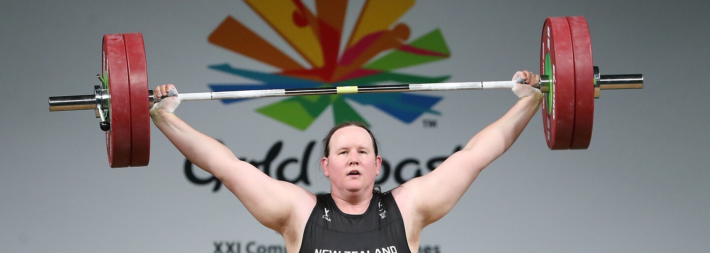 Transgender vzpěračka Laurel Hubbard po olympijském neúspěchu končí se soutěžením