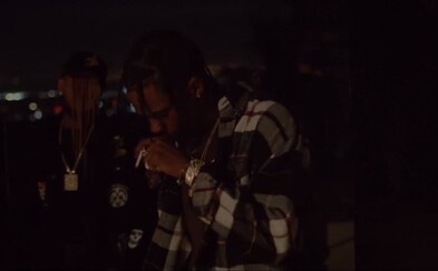Travis Scott čeká už jen na vytouženou dívku ve videu k jeho čerstvému bangeru Travis Scott čeká už jen na vytouženou dívku ve videu k jeho čerstvému bangeru