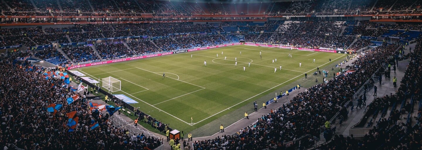 Třicetiminutový poločas a pět minut mimo hřiště za žlutou kartu. FIFA zvažuje nová fotbalová pravidla