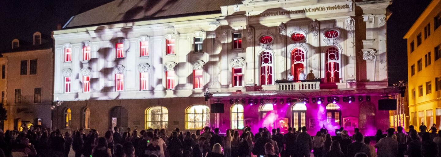Trnavské námestie ovládne párty až do rána. Festival Lovely Experience plný laserov a zahraničných DJov bude nezabudnuteľný
