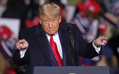 Trump předčasně odešel z televizního rozhovoru. Moderátorka se mu zdála předpojatá Trump předčasně odešel z televizního rozhovoru. Moderátorka se mu zdála předpojatá