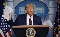 Trump tvrdí, že ak prehrá voľby, Američania sa budú musieť učiť po čínsky