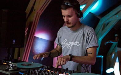 Tubs, Dryman, Alyaz, Karaoke Tundra a další pod jednou střechou. Přijď na ultimátní porci UK soundu do Klubu FAMU! Tubs, Dryman, Alyaz, Karaoke Tundra a další pod jednou střechou. Přijď na ultimátní porci UK soundu do Klubu FAMU!