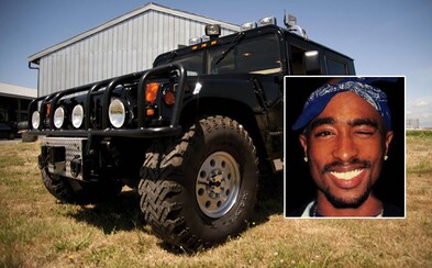 Tupacův upravený Hummer může být i tvůj za více než 100 tisíc dolarů. Nechybí mu vylepšený exteriér, ale ani prémiový vnitřek Tupacův upravený Hummer může být i tvůj za více než 100 tisíc dolarů. Nechybí mu vylepšený exteriér, ale ani prémiový vnitřek