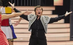 Tvoje tvář má známý hlas: Bára Basiková vdechla život Karlu Gottovi a kvůli koronaviru se rozplakala