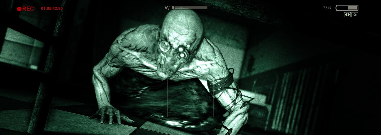 Tvůrci hororovky Outlast vybírají peníze na pleny pro hráče, kdyby se náhodou u hraní druhého dílu posrali