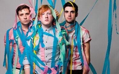 Two Door Cinema Club prelomili hudobné mlčanie a prezentujú sa energickou skladbou Are We Ready? Two Door Cinema Club prelomili hudobné mlčanie a prezentujú sa energickou skladbou Are We Ready?