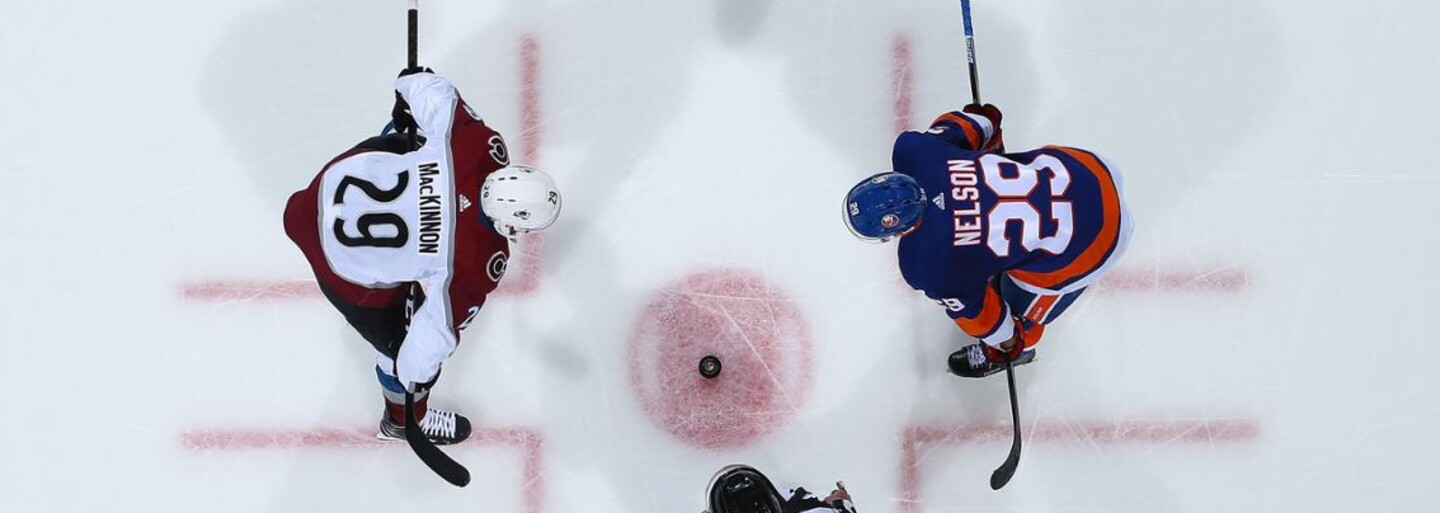 Týždeň v športe: Fury vypol Wildera, frustrovaný Hamilton, futbalové MS už len teoreticky, zranený Ovečkin a Slováci v NHL