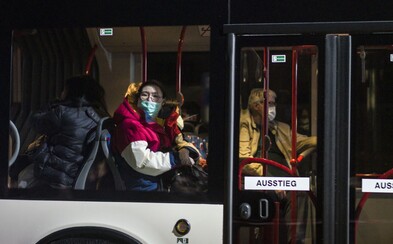 U dvou Němců evakuovaných z Číny potvrdili koronavirus. Nakažené přesunuli do karantény U dvou Němců evakuovaných z Číny potvrdili koronavirus. Nakažené přesunuli do karantény
