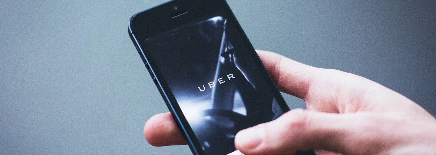Uber bude moct identifikovat opilé cestující díky umělé inteligenci. Systém tak chce pomáhat řidičům