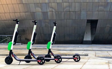 Uber prichádza na trh s elektrickými kolobežkami. Budú rozmiestnené po meste a zákazník si ich môže kedykoľvek vypožičať Uber prichádza na trh s elektrickými kolobežkami. Budú rozmiestnené po meste a zákazník si ich môže kedykoľvek vypožičať