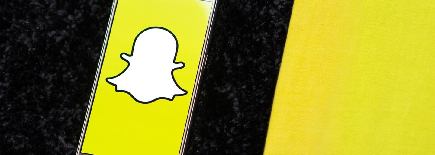Udeřil bys raději Rihannu, nebo Chrise Browna? Zpěvačku pobouřila reklama na Snapchatu, která se trefuje do obětí domácího násilí