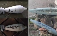 Ukrajinskí vojaci ti za 40 dolárov umožnia napísať odkaz na granát, ktorý vystrelia na Rusov. „Pozliepajú vás v pekle,“ píšu ľudia