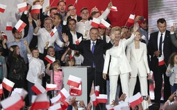 Ultrakonzervativní národovec Duda vyhrál prezidentské volby v Polsku. LGBT označil za ideologii a větší zlo než komunismus