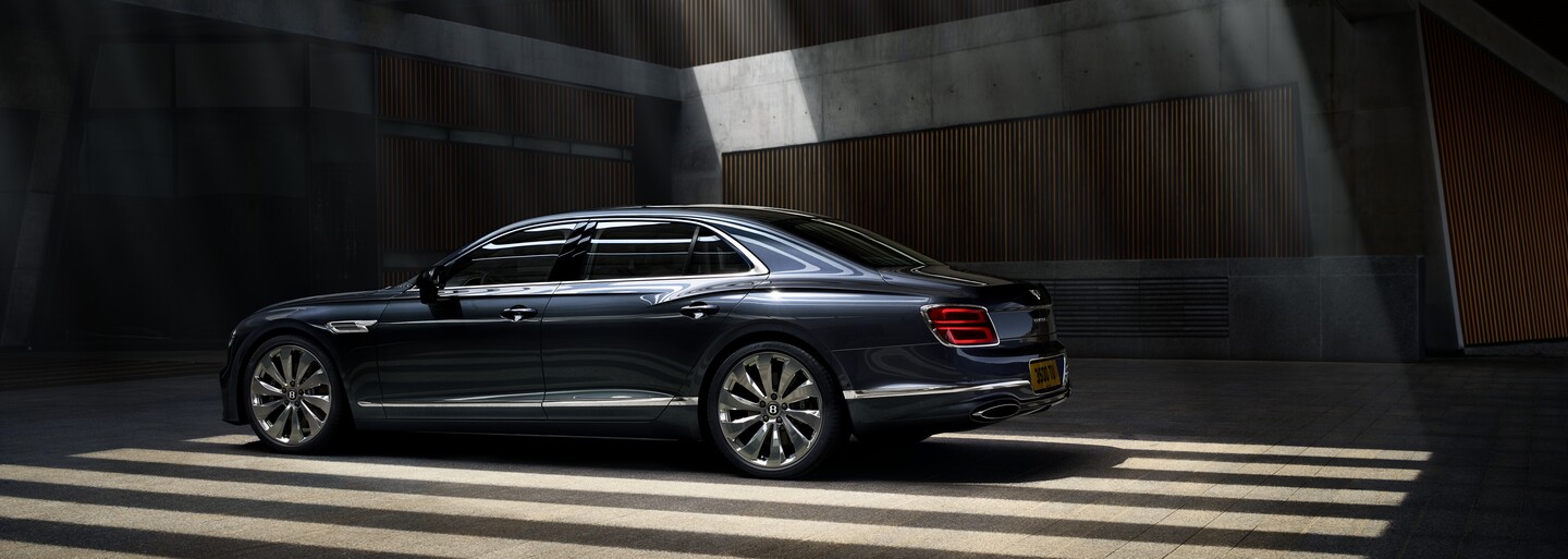 Ultra luxusní limuzína od Bentley dokáže uhánět rychlostí až 333 km/h