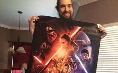Umierajúci fanúšik Star Wars videl The Force Awakens, Disney tak splnilo jeho posledné prianie Umierajúci fanúšik Star Wars videl The Force Awakens, Disney tak splnilo jeho posledné prianie