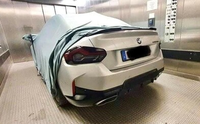 Únik odhalil divné tvary nového BMW 2 kupé. Zachová si ale zadní pohon Únik odhalil divné tvary nového BMW 2 kupé. Zachová si ale zadní pohon