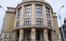 Univerzita Komenského a Slovenská technická univerzita prechádzajú na online vzdelávanie, chcú dostať žiakov z internátov
