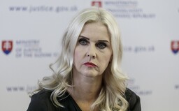 Ústavný súd súhlasí s väzbou Jankovskej a ďalších štyroch sudcov. Bývalej štátnej tajomníčke hrozí až 10 rokov