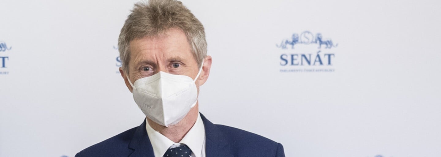 ÚVN: Prezident teď není schopen vykonávat funkci. Senát začne jednat o odebrání pravomocí