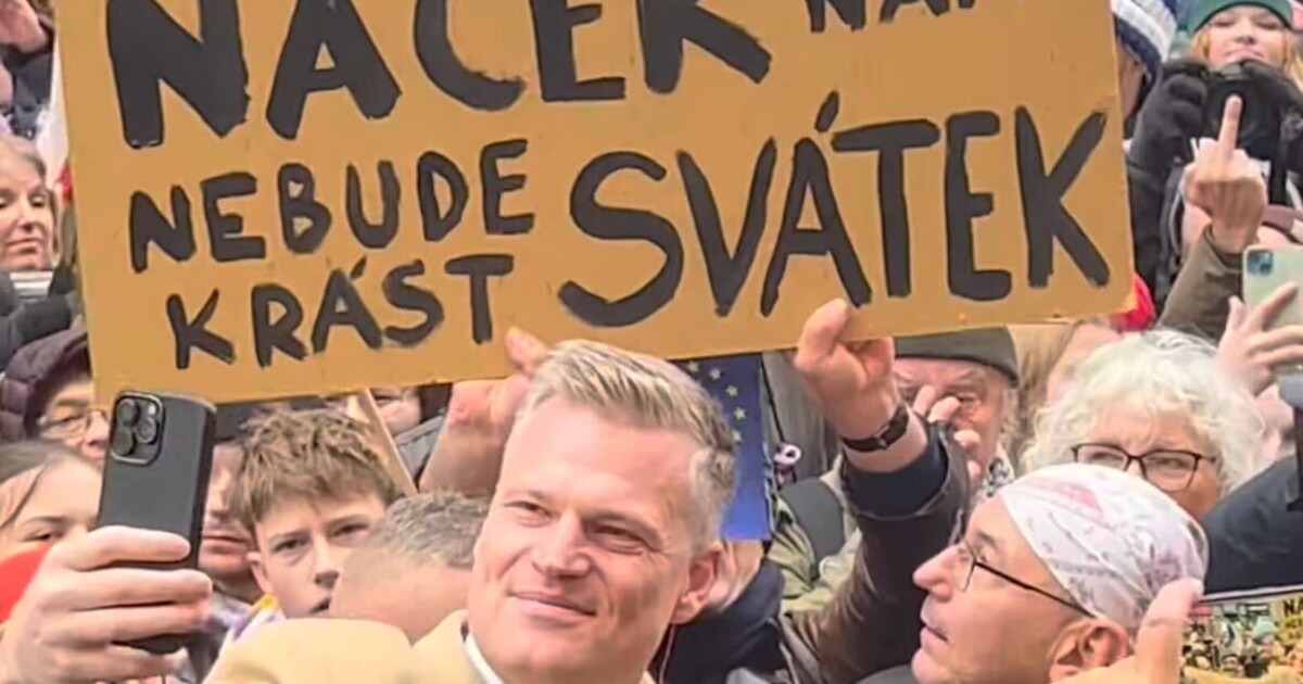 KOMENTÁŘ: Filip Turek tvrdí, že byl 17. listopad řízený. Co nám říkají historické souvislosti?