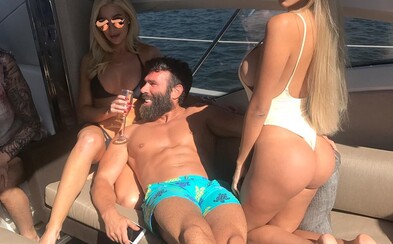 Už aj kráľ Instagramu Dan Bilzerian odporúča, aby si investoval do kryptomien. Vraj konečne nastal čas vrátiť do nich svoje peniaze Už aj kráľ Instagramu Dan Bilzerian odporúča, aby si investoval do kryptomien. Vraj konečne nastal čas vrátiť do nich svoje peniaze