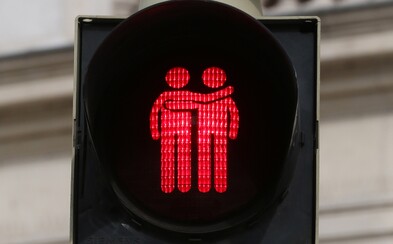 V Austrálii ťa cez cestu pustia postavičky párov rovnakého pohlavia. Ozdobili nimi semafory V Austrálii ťa cez cestu pustia postavičky párov rovnakého pohlavia. Ozdobili nimi semafory