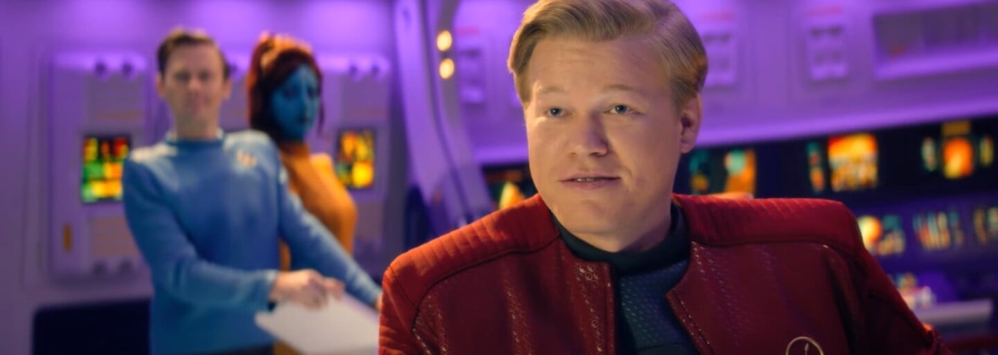 V Black Mirror epizóde USS Callister poletíme do vesmíru, kde sa okrem množstva CGI dočkáme aj znepokojujúcich a dojímavých momentov