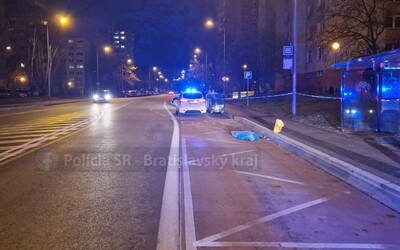 V Bratislave našli mŕtvu osobu na autobusovom obratisku. Polícia už smrť začala vyšetrovať