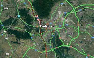 V Bratislave sú hodinové kolóny, tunel Sitina je v oboch smeroch neprejazdný