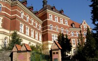 V Bratislave zatvoria základnú školu, ktorej žiaci boli v kontakte s nakazenými osobami