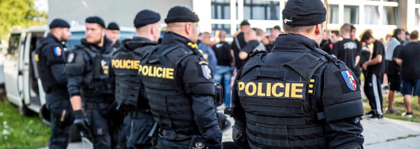 V Brně měl vraždit zdrogovaný člen Slušných lidí. Údajně zabil muže kladivem, následně ukradl auto a ujížděl policistům