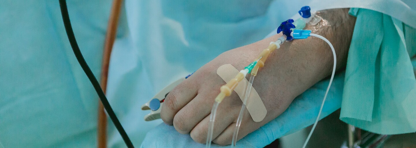 V Brně začali testovat novou terapii na nemoc motýlích křídel. Lék stále chybí