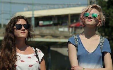 V Čakárni sme sa dočkali jedine nezáživného, strnulého a nudného pokusu o filmovú poéziu (Recenzia) V Čakárni sme sa dočkali jedine nezáživného, strnulého a nudného pokusu o filmovú poéziu (Recenzia)