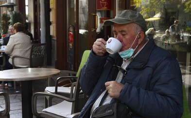 V Česku začne plošné testování v domovech seniorů, pojišťovny podepsaly smlouvu o nákupu testů V Česku začne plošné testování v domovech seniorů, pojišťovny podepsaly smlouvu o nákupu testů