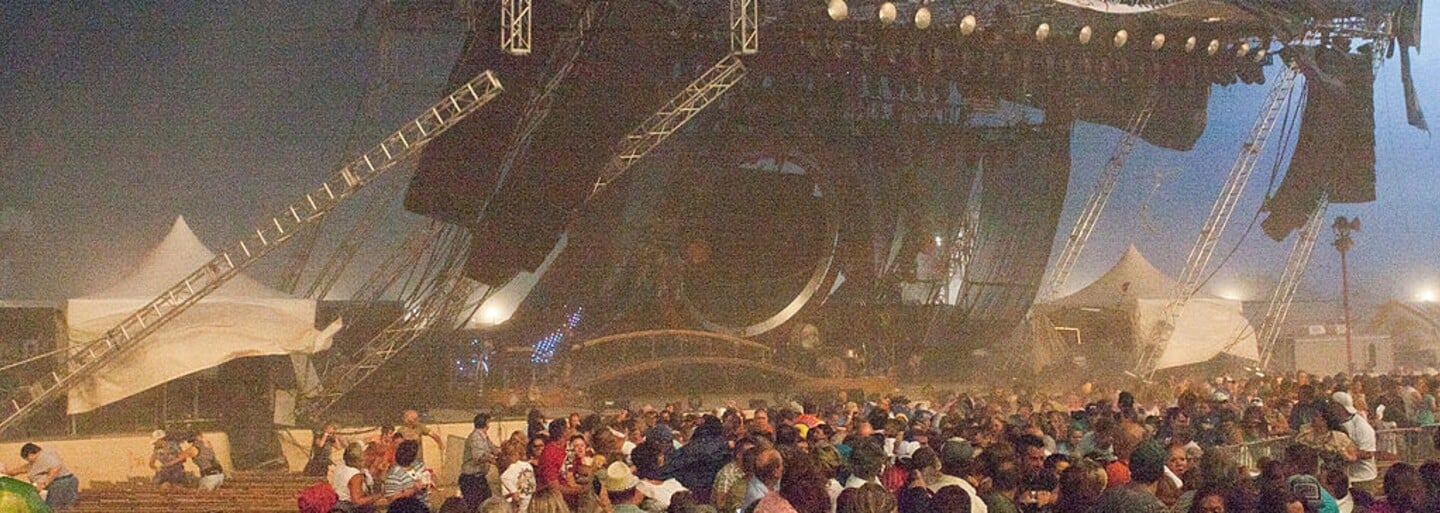 V dave popravili 90 ľudí, gitaristu zavraždili priamo na pódiu. Toto sú najbrutálnejšie tragédie, ktoré postihli hudobné koncerty