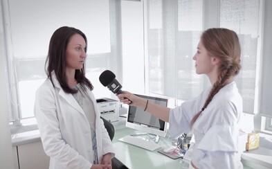 V dobe smartfónov a tabletov oči často trpia. Naša moderátorka sa do očnej kliniky vydala zistiť, aké riziká na nás striehnu V dobe smartfónov a tabletov oči často trpia. Naša moderátorka sa do očnej kliniky vydala zistiť, aké riziká na nás striehnu