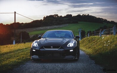 V exkluzivním předstihu jsme vyzkoušeli žijící legendu, famózní Nissan GT-R MY2017 (Test) V exkluzivním předstihu jsme vyzkoušeli žijící legendu, famózní Nissan GT-R MY2017 (Test)