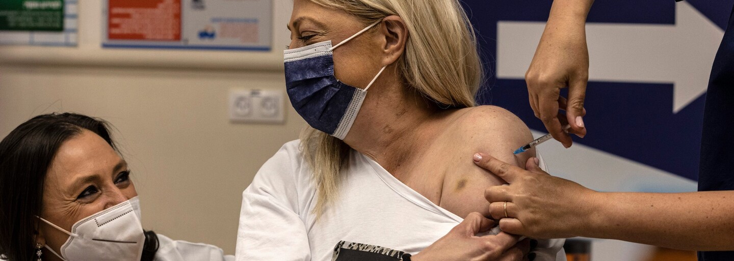 V Řecku budou lidé bez 3. dávky vnímáni jako neočkovaní. Od února se bez boosteru nedostanou do většiny interiérů