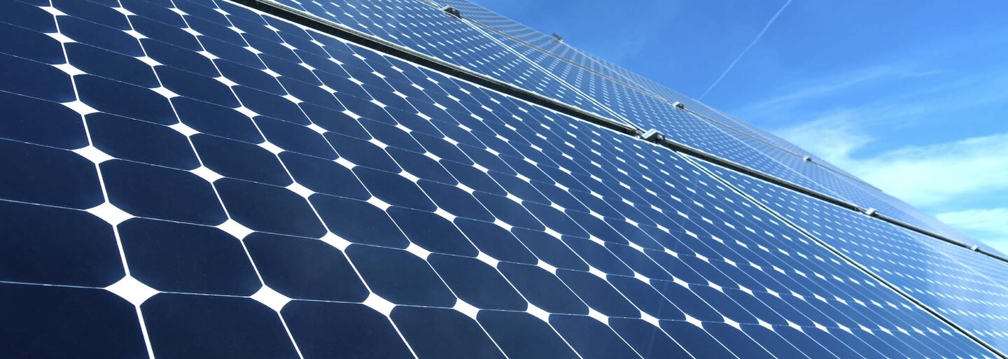 V Indii úspešne vybudovali najväčšiu solárnu elektráreň na svete zásobujúcu desaťtisíce domácností