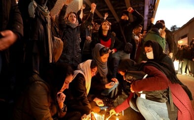 V Íránu lidé demonstrovali proti sestřelení ukrajinského letadla, protest podpořily i USA V Íránu lidé demonstrovali proti sestřelení ukrajinského letadla, protest podpořily i USA