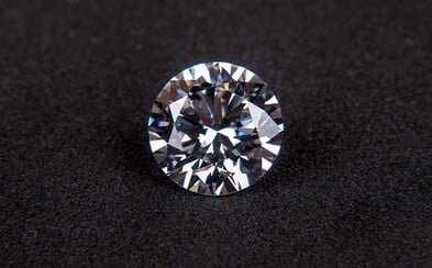 V Japonsku ukradli diamant za 1,6 milióna eur, kým zamestnanec vypisoval papiere V Japonsku ukradli diamant za 1,6 milióna eur, kým zamestnanec vypisoval papiere