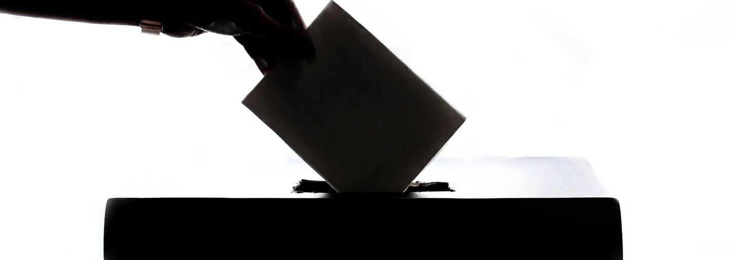 V komunálních volbách kandiduje nejvíce žen v historii. Podle Čechů je političek málo
