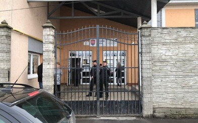 V Košiciach a Bratislave vyčíňali vo volebnej miestnosti opilci, v Žiline si zas strana robila kampaň V Košiciach a Bratislave vyčíňali vo volebnej miestnosti opilci, v Žiline si zas strana robila kampaň